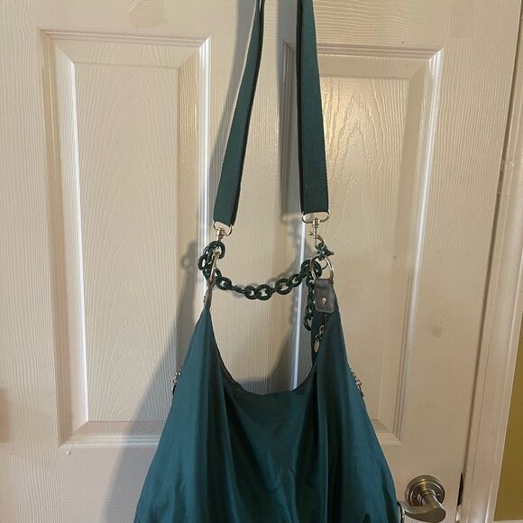Alexisuospny Nylon Green large shoulder bag Chain Strap gold tone hardwares . - Picture 5 of 15